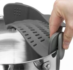 SensaHome- Siliconen Vergiet - Keuken Afgietdeksel - Afgiethulp - Siliconen - BPA Vrij - Grijs 38 SensaHome- Siliconen Vergiet - Keuken Afgietdeksel - Afgiethulp - Siliconen - BPA Vrij - Grijs -Campingwinkels 1200x1144 6