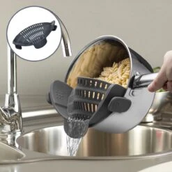 SensaHome- Siliconen Vergiet - Keuken Afgietdeksel - Afgiethulp - Siliconen - BPA Vrij - Grijs 22 SensaHome- Siliconen Vergiet - Keuken Afgietdeksel - Afgiethulp - Siliconen - BPA Vrij - Grijs -Campingwinkels 1200x1200 1197