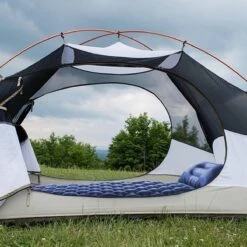 TRVLMORE Slaapmat - Zelfopblazend - 1 Persoons - Ingebouwde Pomp En Kussen - Blauw -Campingwinkels 1200x1200 1269