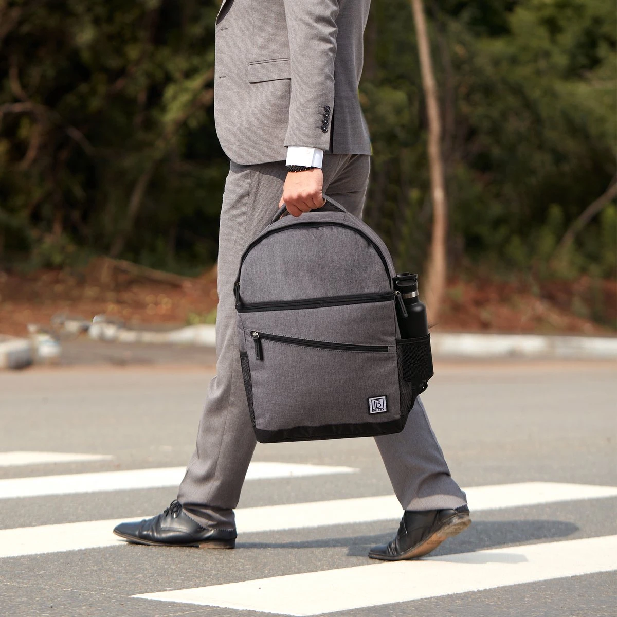 Brisby 4 Laags Geïsoleerde Koeltas Rugzak - 25 Liter - Met Handige Vakken Voor Bestek En Essentials - Waterafstotend Materiaal - Donkergrijs 5 Brisby 4 Laags Geïsoleerde Koeltas Rugzak - 25 Liter - Met Handige Vakken Voor Bestek En Essentials - Waterafstotend Materiaal - Donkergrijs - Image 5