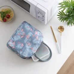 Koeltas - Lunchtas - Volwassenen En Kinderen - Compact & Handig: Zomer - Picknick -School - Lunch - Werk - Grijs Flamingo 19 Koeltas - Lunchtas - Volwassenen En Kinderen - Compact & Handig: Zomer - Picknick -School - Lunch - Werk - Grijs Flamingo -Campingwinkels 1200x1200 1390