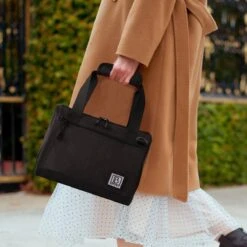 Brisby 4 Laags Geïsoleerde Koeltas - Lunchtas 10 Liter - Zwart 9 Brisby 4 Laags Geïsoleerde Koeltas - Lunchtas 10 Liter - Zwart -Campingwinkels 1200x1200 1403