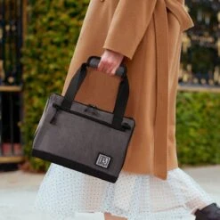 Brisby 4 Laags Geïsoleerde Koeltas - Lunchtas 10 Liter - Donkergrijs 11 Brisby 4 Laags Geïsoleerde Koeltas - Lunchtas 10 Liter - Donkergrijs -Campingwinkels 1200x1200 1429