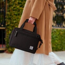 Brisby 4 Laags Geïsoleerde Koeltas - Lunchtas 12 Liter - Extra Ruimte Uitvouwbaar- Zwart 12 Brisby 4 Laags Geïsoleerde Koeltas - Lunchtas 12 Liter - Extra Ruimte Uitvouwbaar- Zwart -Campingwinkels 1200x1200 1697