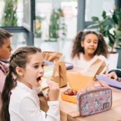 Brisby 4 Laags Geïsoleerde Koeltas - Lunchtas 1.5 Liter - Roze Eenhoorn 13 Brisby 4 Laags Geïsoleerde Koeltas - Lunchtas 1.5 Liter - Roze Eenhoorn -Campingwinkels 1200x1200 1755