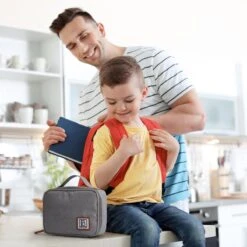 Brisby 4 Laags Geïsoleerde Koeltas - Lunchtas 1.5 Liter - Lichtgrijs 9 Brisby 4 Laags Geïsoleerde Koeltas - Lunchtas 1.5 Liter - Lichtgrijs -Campingwinkels 1200x1200 1827