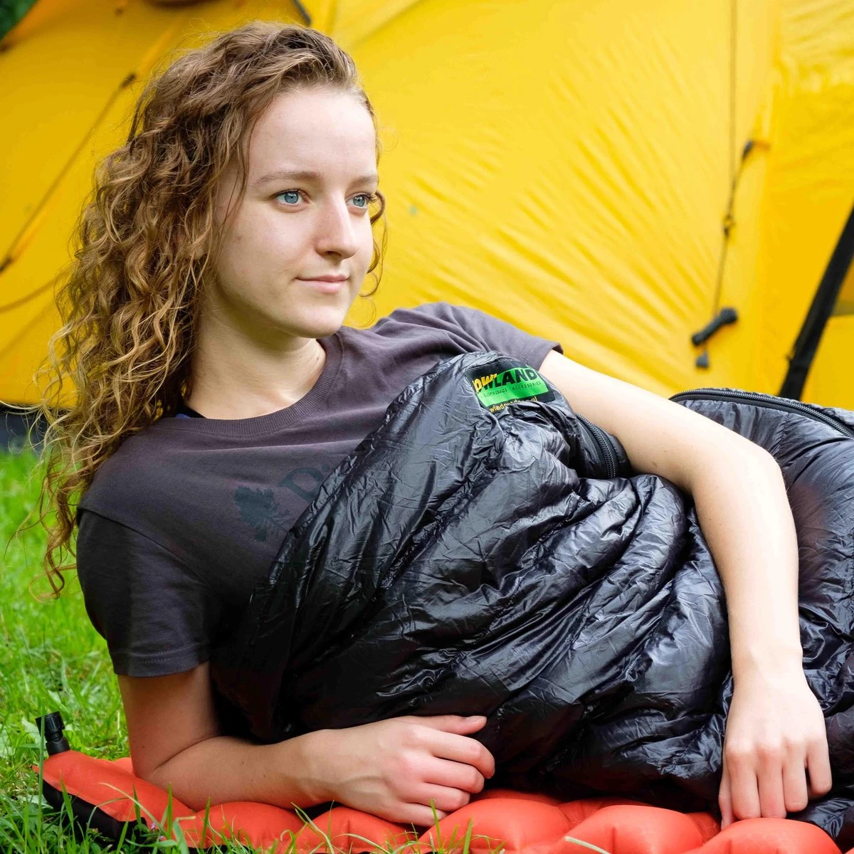 LOWLAND OUTDOOR® Ultra Compact Blanket - Donzen Slaapzak - Gewicht 495g - 210x80 Cm - Comfort Temperatuur +8°C 5 LOWLAND OUTDOOR® Ultra Compact Blanket - Donzen Slaapzak - Gewicht 495g - 210x80 Cm - Comfort Temperatuur +8°C - Afbeelding 5