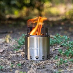 Solo Stove Lite Draagbare Kooktoestel. Geen Vloeibare Brandstof Nodig. Krachtige Efficiënte Houtverbranding En Weinig Rook. Voor 1-2 Personen, 304 Roestvrijstaal, Compact ⌀ 10,8 Cm, Hoogte 14,5 Cm, 255g. -Campingwinkels 1200x1200 658