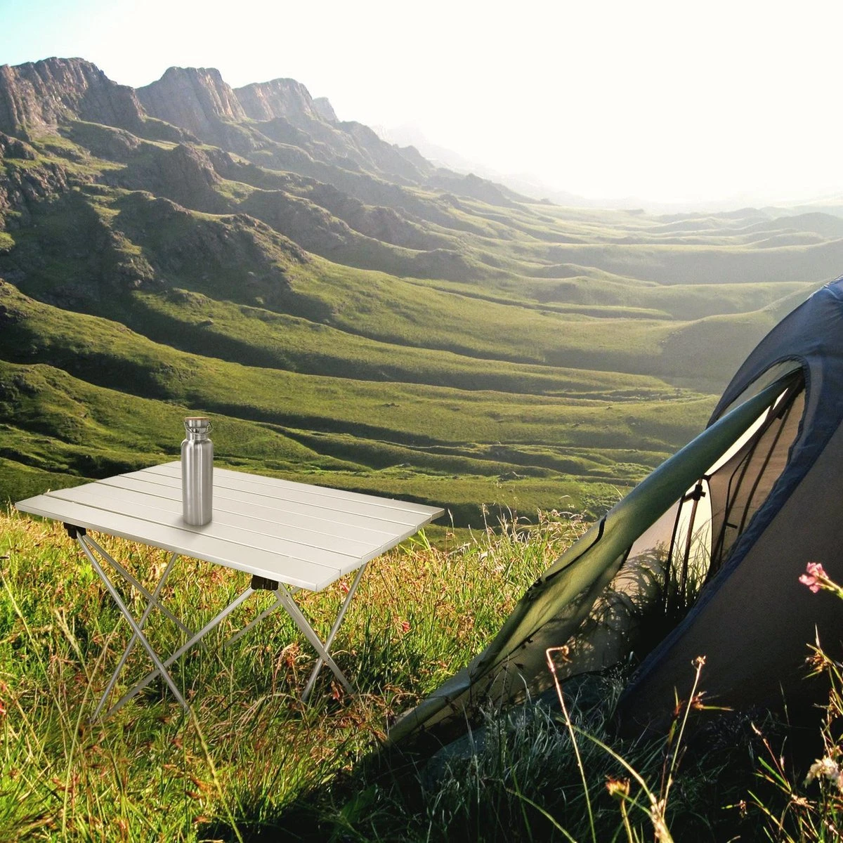 Navaris Campingtafel - Inklapbaar Campingtafeltje Van Aluminium - Opvouwbare Tafel Inclusief Draagtas - Picknicktafel - Zilver 2 Navaris Campingtafel - Inklapbaar Campingtafeltje Van Aluminium - Opvouwbare Tafel Inclusief Draagtas - Picknicktafel - Zilver - Afbeelding 2