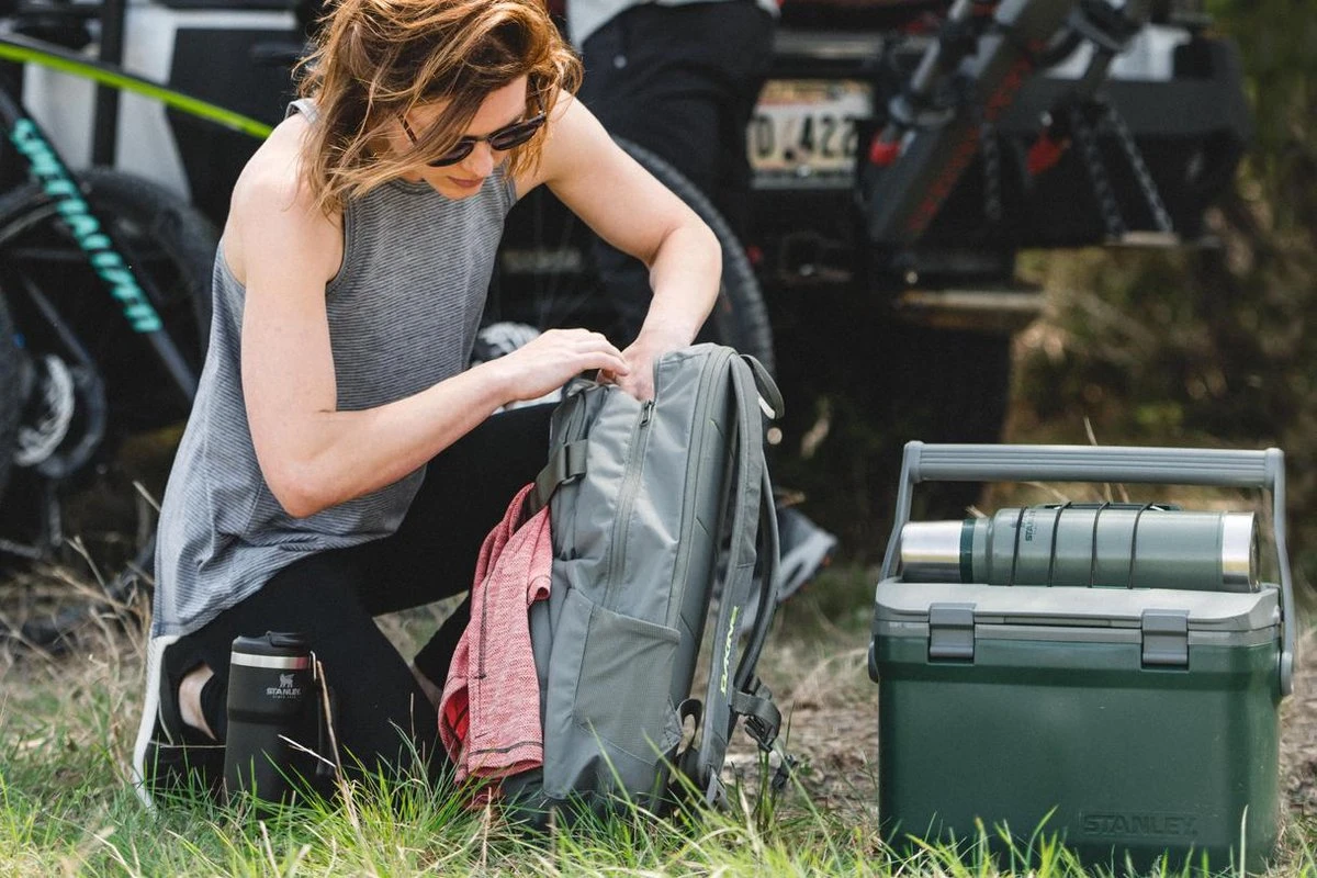 Stanley The Easy Carry Outdoor Cooler 15,1L - Koelbox - Green 5 Stanley The Easy Carry Outdoor Cooler 15,1L - Koelbox - Green - Afbeelding 5