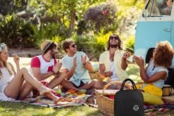 Koeltas - Lunchtas - Volwassenen En Kinderen - Compact & Handig: Zomer - Picknick -School - Lunch - Werk - Klassiek Zwart 12 Koeltas - Lunchtas - Volwassenen En Kinderen - Compact & Handig: Zomer - Picknick -School - Lunch - Werk - Klassiek Zwart -Campingwinkels 1200x801 21