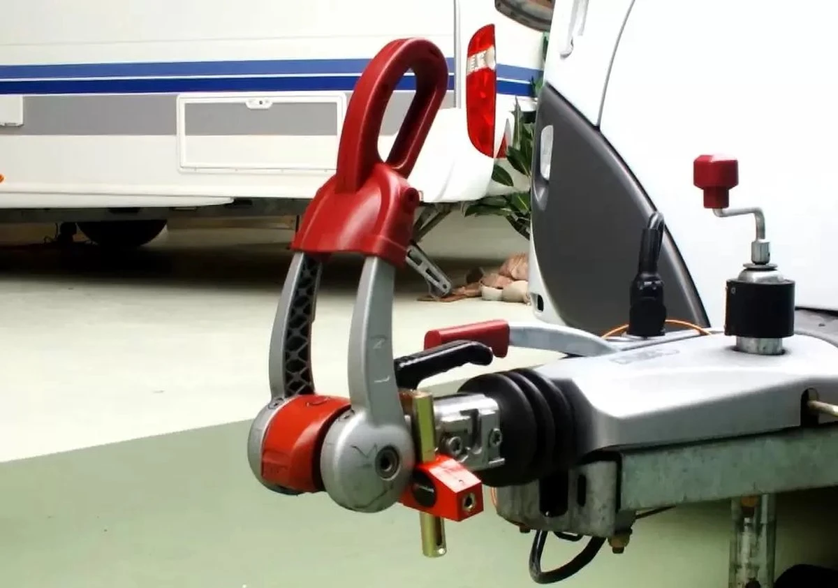 SCM Gekeurd Compact Eagle Disselslot Van DoubleLock (AL-KO) 1 SCM Gekeurd Compact Eagle Disselslot Van DoubleLock (AL-KO)