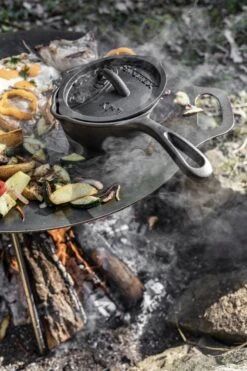 Petromax KR1 Gietijzeren Steelpan Met Deksel (1 Liter) -Campingwinkels 799x1200 14