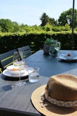 ERRO Vouwtafel - Houtlook - 180x74cm - Zwart -Campingwinkels 800x1200 2