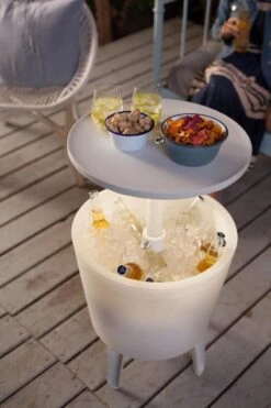 Keter Coolbar Partytafel – Lichtgevend - 49,5x49,5x57cm - Wit 14 Keter Coolbar Partytafel – Lichtgevend - 49,5x49,5x57cm - Wit -Campingwinkels 800x1200 37