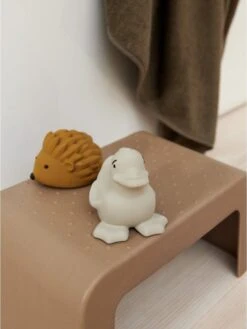 Liewood Ulla Opstapje / Kruk Antislip - Oat -Campingwinkels 902x1200 1